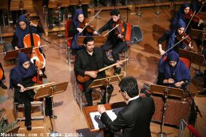 گزارش تصویری از اجرای ارکستر «نوای صلح»