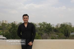 گفت و گو با «علیرضا طلیسچی» در دفتر سایت «موسیقی ما» - اردیبهشت 1396 گفت و گو با «علیرضا طلیسچی» در دفتر سایت «موسیقی ما» - اردیبهشت 1396