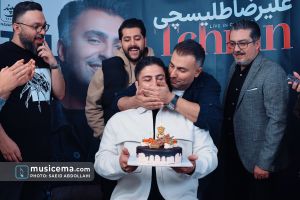 گزارش تصویری از کنسرتِ علیرضا طلیسچی - ۱۹ و ۲۰ آبان ۱۴۰۳ 