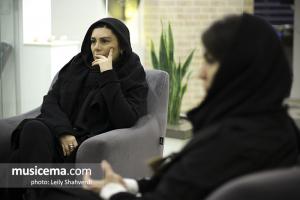 گفت‌وگو با هنگامه قاضیانی در دفتر سایت موسیقی ما