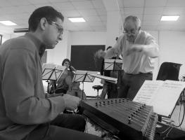 تمرین آنسامبل دیورتیمنتو با سولیستها و آهنگسازان ایرانی و تمرین گروه مهرآیین برای اجرا در بینال ونیز